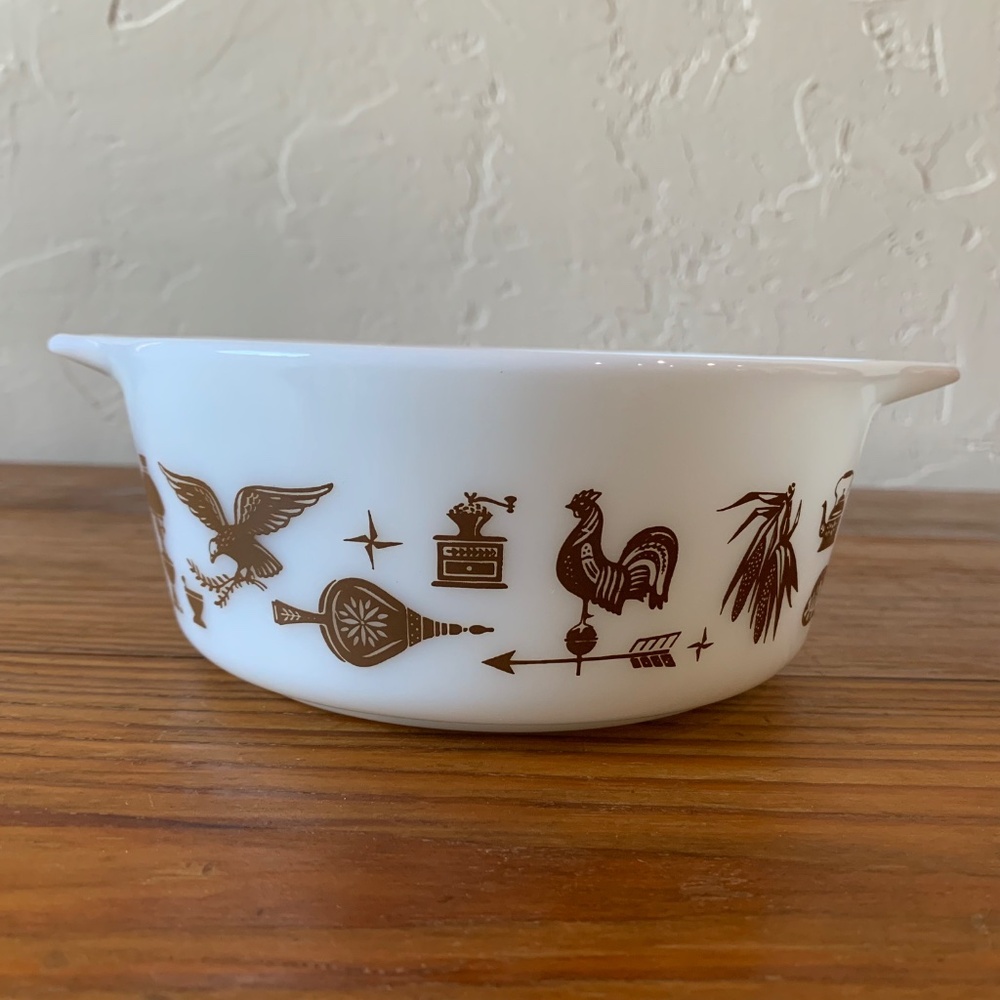 Vintage Pyrex 1.5 Qt Casserole Dish – "Early American" Pattern, 1960s - Picture 7 of 11